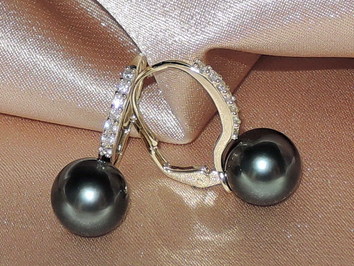 Zlaté náušnice 14K s tahitskými perlami a briliantmi BC021YE-T Zlaté náušnice 14K s tahitskými perlami a briliantmi BC021YE-T