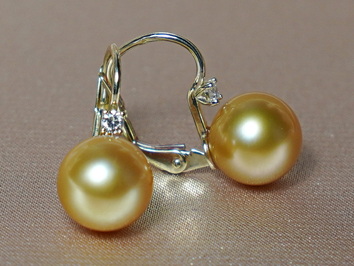 Zlaté náušnice 14K juhomorské perly s briliantmi BC022YE-G Zlaté náušnice 14K juhomorské perly s briliantmi BC022YE-G