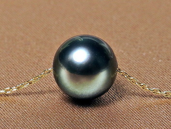 Zlatý náhrdelník s čiernou tahitskou perlou TPN777AAAyG Zlatý náhrdelník s čiernou tahitskou perlou TPN777AAAyG