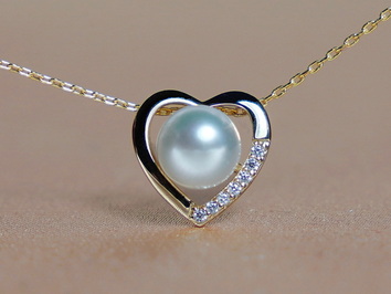 Zlatý prívesok 14K s pravou morskou akoya perlou WW011YP-A Zlatý prívesok 14K s pravou morskou akoya perlou WW011YP-A