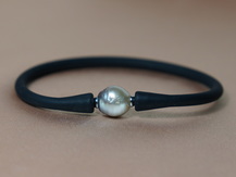 Perlový náramok v akcii