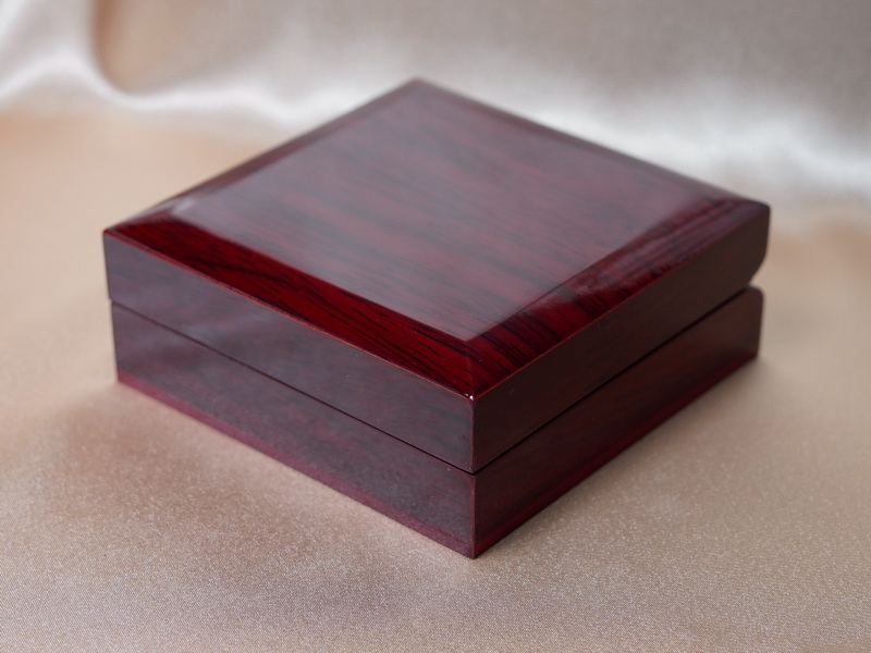 Drevená krabička na náramok DK03X Drevená krabička na náramok DK03X