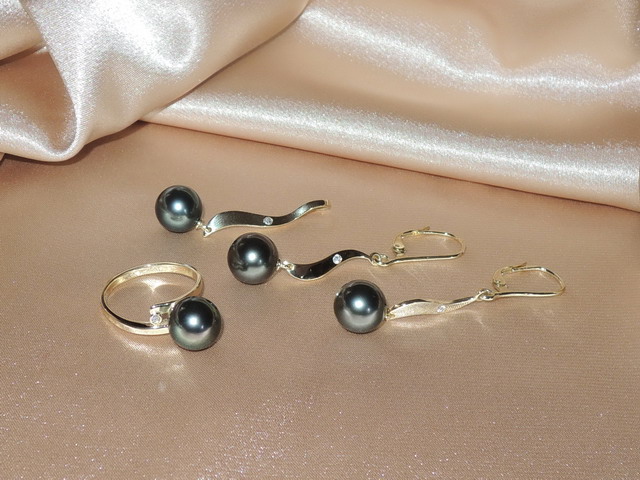 Súprava šperkov zo 14K zlata s tahitskými perlami a briliantmi BC04YS-T Súprava šperkov zo 14K zlata s tahitskými perlami a briliantmi BC04YS-T