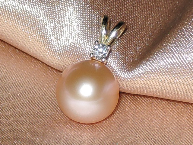 Prívesok s perlou BC025YFP-P Prívesok s perlou BC025YFP-P