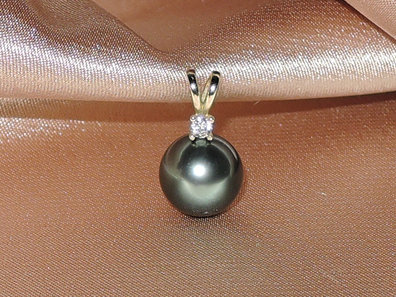 Prívesok s perlou BC025YP-TAA+ Prívesok s perlou BC025YP-TAA+