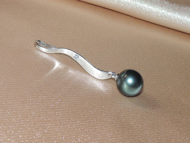 Prívesok s perlou BC04WP-T Prívesok s perlou BC04WP-T