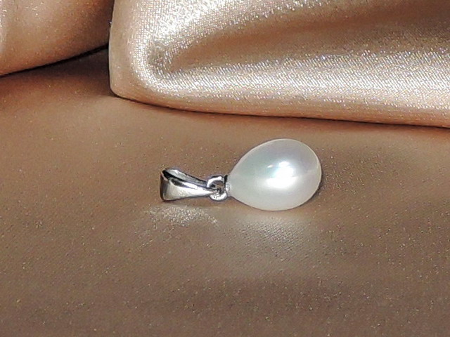 Prívesok s perlou FTwP005wJ Prívesok s perlou FTwP005wJ