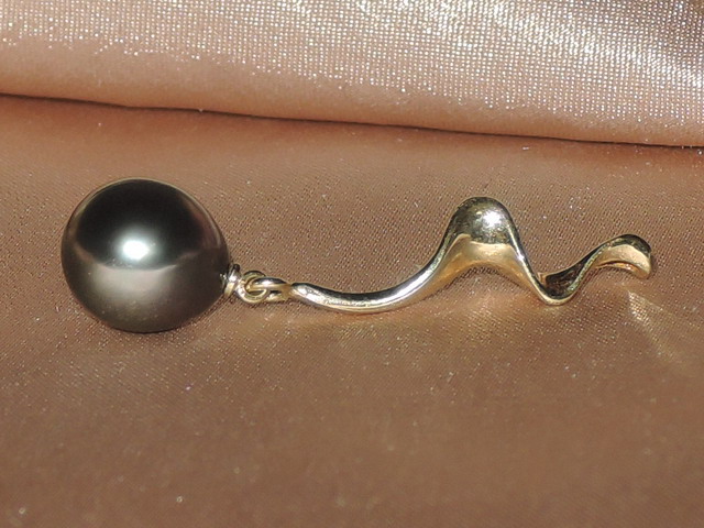 Zlatý prívesok 14K s tahitskou perlou TDyP300ZM Zlatý prívesok 14K s tahitskou perlou TDyP300ZM