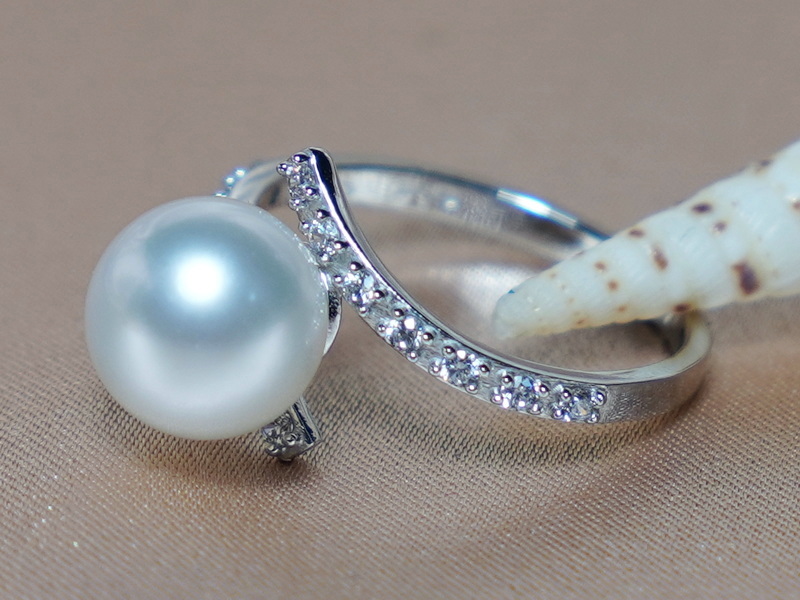 Zlatý prsteň 14K s perlou Južného Pacifiku BC029WR-W Zlatý prsteň 14K s perlou Južného Pacifiku BC029WR-W