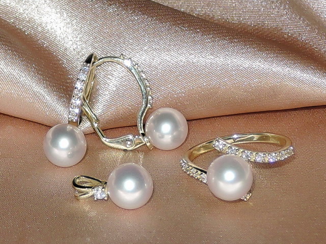 Perlový set z bielych riečnych perál v zlate BC130YFS-W Perlový set z bielych riečnych perál v zlate BC130YFS-W