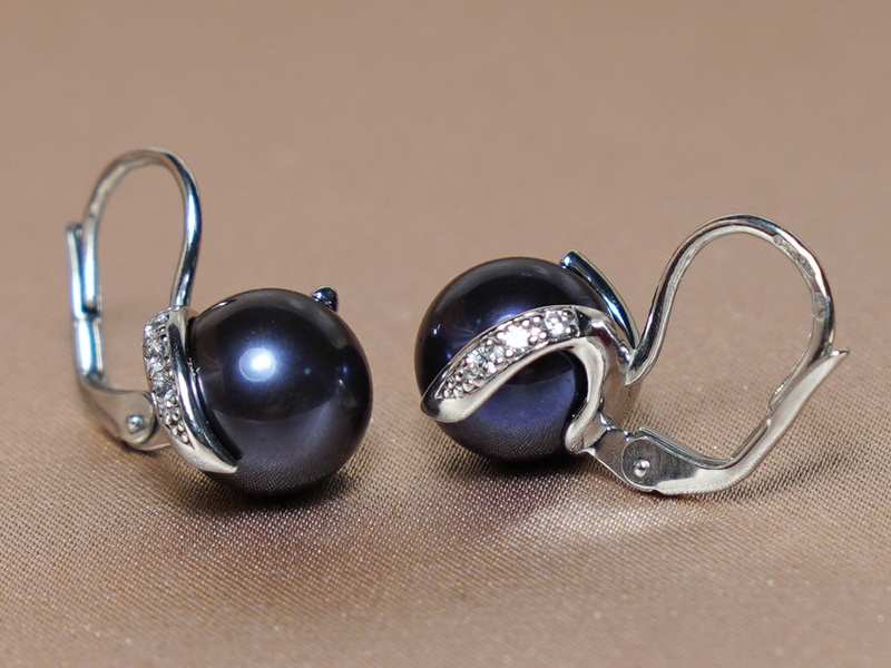 Strieborné náušnice s pravou čiernou perlou BC05SE-B Strieborné náušnice s pravou čiernou perlou BC05SE-B