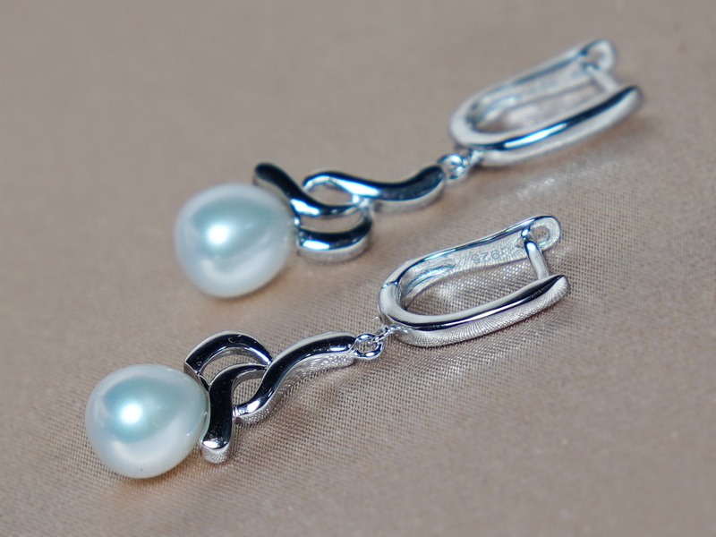 Strieborné perlové náušnice visiace PE2158SH Strieborné perlové náušnice visiace PE2158SH