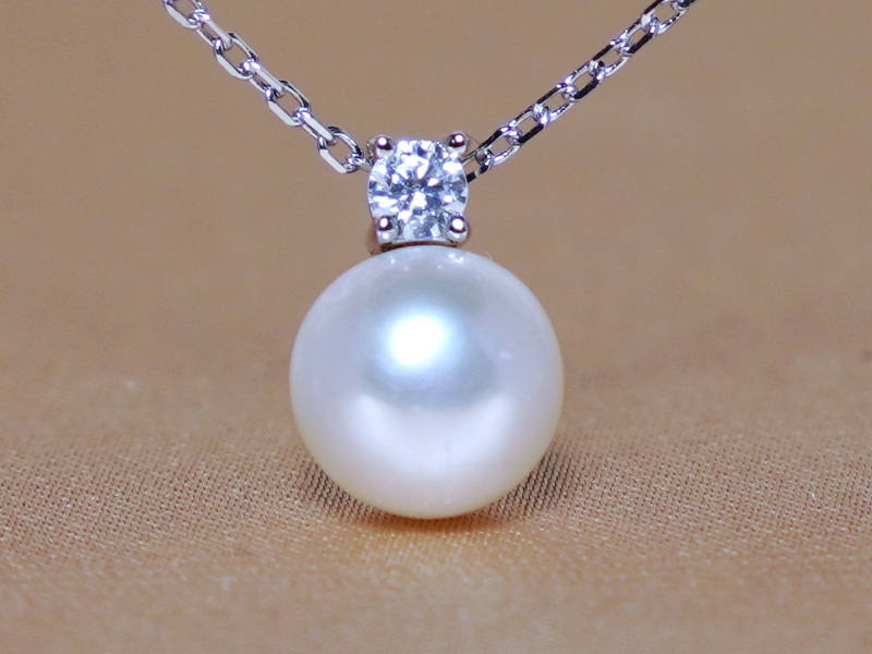 Strieborný náhrdelník so zirkónom a perlou PN2400SH Strieborný náhrdelník so zirkónom a perlou PN2400SH