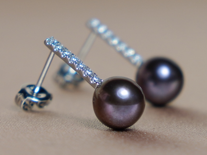 Zlaté náušnice 14K s pravými čiernymi perlami WW015WE-FB Zlaté náušnice 14K s pravými čiernymi perlami WW015WE-FB