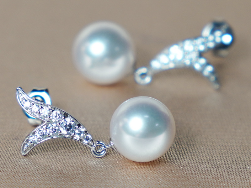 Zlaté náušnice 14K s perlami Južného Pacifiku WW06WVE-W Zlaté náušnice 14K s perlami Južného Pacifiku WW06WVE-W