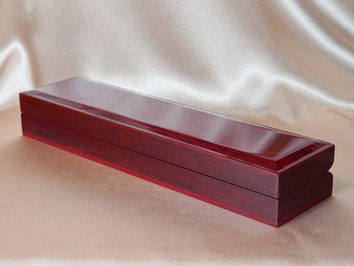 Drevená krabička na náhrdelník a náramok DK04X Drevená krabička na náhrdelník a náramok DK04X