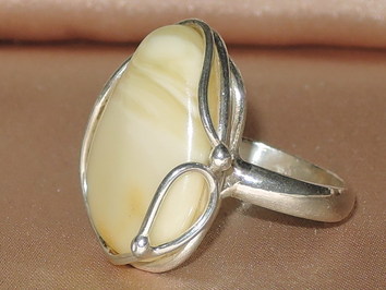 Jantárový prsteň JR05JX Jantárový prsteň JR05JX