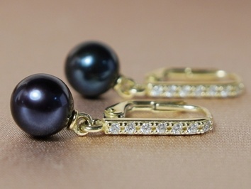 Zlaté náušnice s čiernou sladkovodnou perlou BC024YFE-B Zlaté náušnice s čiernou sladkovodnou perlou BC024YFE-B