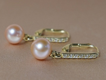 Zlaté perlové náušnice v 14K zlate BC024YFE-P Zlaté perlové náušnice v 14K zlate BC024YFE-P