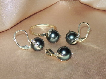 Zlatý set šperkov s tahitskými perlami a diamantmi BC05YS-T Zlatý set šperkov s tahitskými perlami a diamantmi BC05YS-T