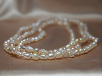 Dlhý perlový náhrdelník BON7080Gp  Dlhý perlový náhrdelník BON7080Gp