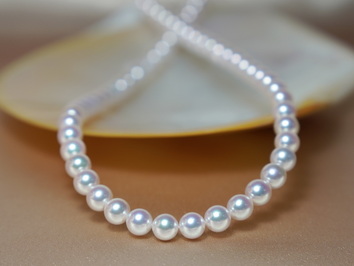 Náhrdelník z japonských akoya perál HANADAMA 7mm HANADAMA 7075 Náhrdelník z japonských akoya perál HANADAMA 7mm HANADAMA 7075