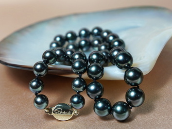 Perlový náhrdelník tahitské perly Aurora Peacock TPN056OP Perlový náhrdelník tahitské perly Aurora Peacock TPN056OP