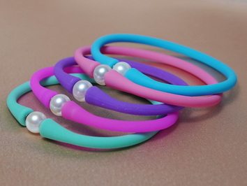 Perlový náramok na leto biela perla SPB001FW Perlový náramok na leto biela perla SPB001FW