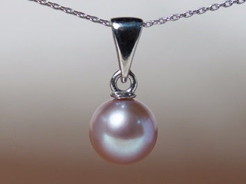 Prívesok s fialovoružovou riečnou perlou RPP001lM Prívesok s fialovoružovou riečnou perlou RPP001lM