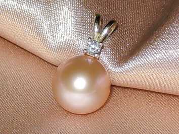 Prívesok s perlou BC025YFP-P Prívesok s perlou BC025YFP-P