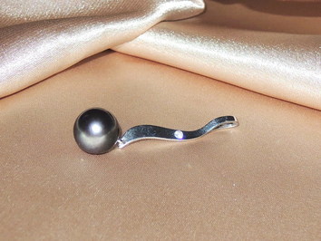 Prívesok s perlou BC04SP-B Prívesok s perlou BC04SP-B