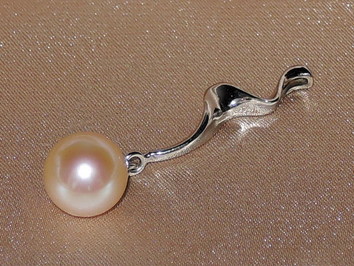 Prívesok s perlou RwGPAAApM Prívesok s perlou RwGPAAApM