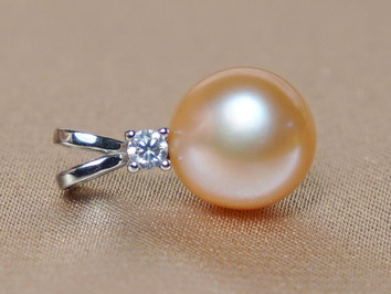 Prívesok s ružovou perlou BC026SBP-P Prívesok s ružovou perlou BC026SBP-P