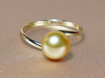 Zlatý prsteň 14K s perlou Južného Pacifiku BC028YR-G Zlatý prsteň 14K s perlou Južného Pacifiku BC028YR-G