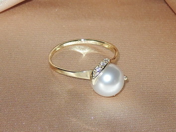 Zlatý prsteň 14K s japonskou akoya perlou 9mm BC05YR-A Zlatý prsteň 14K s japonskou akoya perlou 9mm BC05YR-A