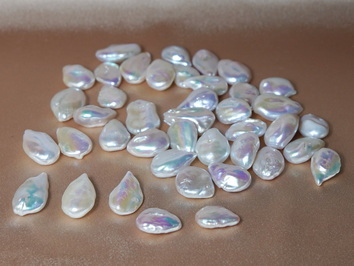 Sladkovodné perly tvaru slzy SLP1520wD Sladkovodné perly tvaru slzy SLP1520wD