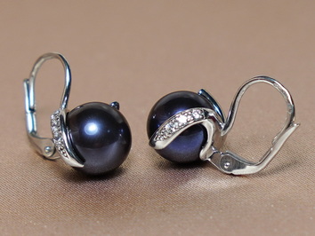 Strieborné náušnice s pravou čiernou perlou BC05SE-B Strieborné náušnice s pravou čiernou perlou BC05SE-B