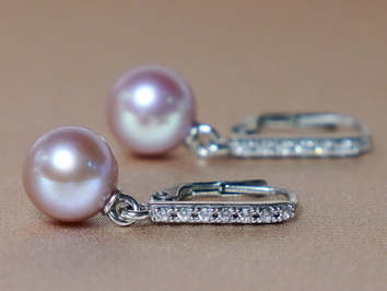 Strieborné náušnice s pravými perlami a zirkónmi BC024SE-L Strieborné náušnice s pravými perlami a zirkónmi BC024SE-L