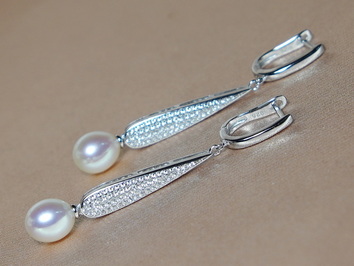 Strieborné perlové náušnice visiace PE2283SH Strieborné perlové náušnice visiace PE2283SH