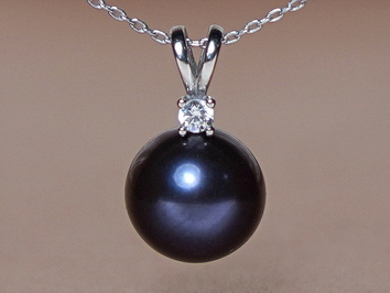 Strieborný prívesok s perlourívesok s perlou BC025SP-B Strieborný prívesok s perlourívesok s perlou BC025SP-B