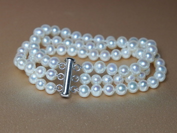 Trojradový perlový náramok TB6065AA+wT