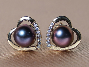 Zlaté napichovacie náušnice so sladkovodnou perlou WW013YE-FB Zlaté napichovacie náušnice so sladkovodnou perlou WW013YE-FB