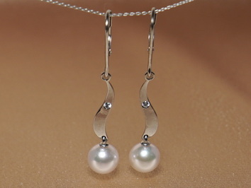 Zlaté náušnice 14K akoya perly s briliantmi BC04WE-A