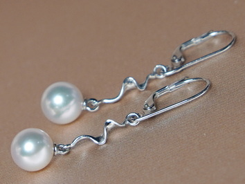 Zlaté náušnice 14K japonské Akoya perly AE002C