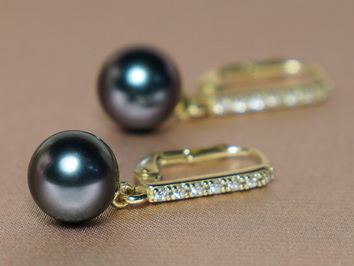 Zlaté náušnice 14K s pravou tahitskou perlou BC024YE-T Zlaté náušnice 14K s pravou tahitskou perlou BC024YE-T