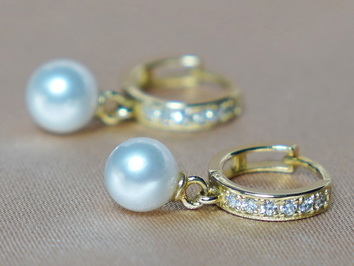 Zlaté náušnice pravé japonské akoya perly DS120YE-A Zlaté náušnice pravé japonské akoya perly DS120YE-A