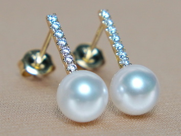 Zlaté náušnice s perlami WW015YE-A Zlaté náušnice s perlami WW015YE-A