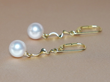 Zlaté náušnice s perlou FE004wM