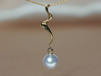 Zlatý prívesok s japonskou akoya perlou AP005C Zlatý prívesok s japonskou akoya perlou AP005C