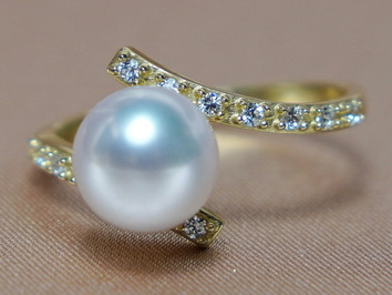 Zlatý prsteň s morskou perlou BC029YR-A Zlatý prsteň s morskou perlou BC029YR-A